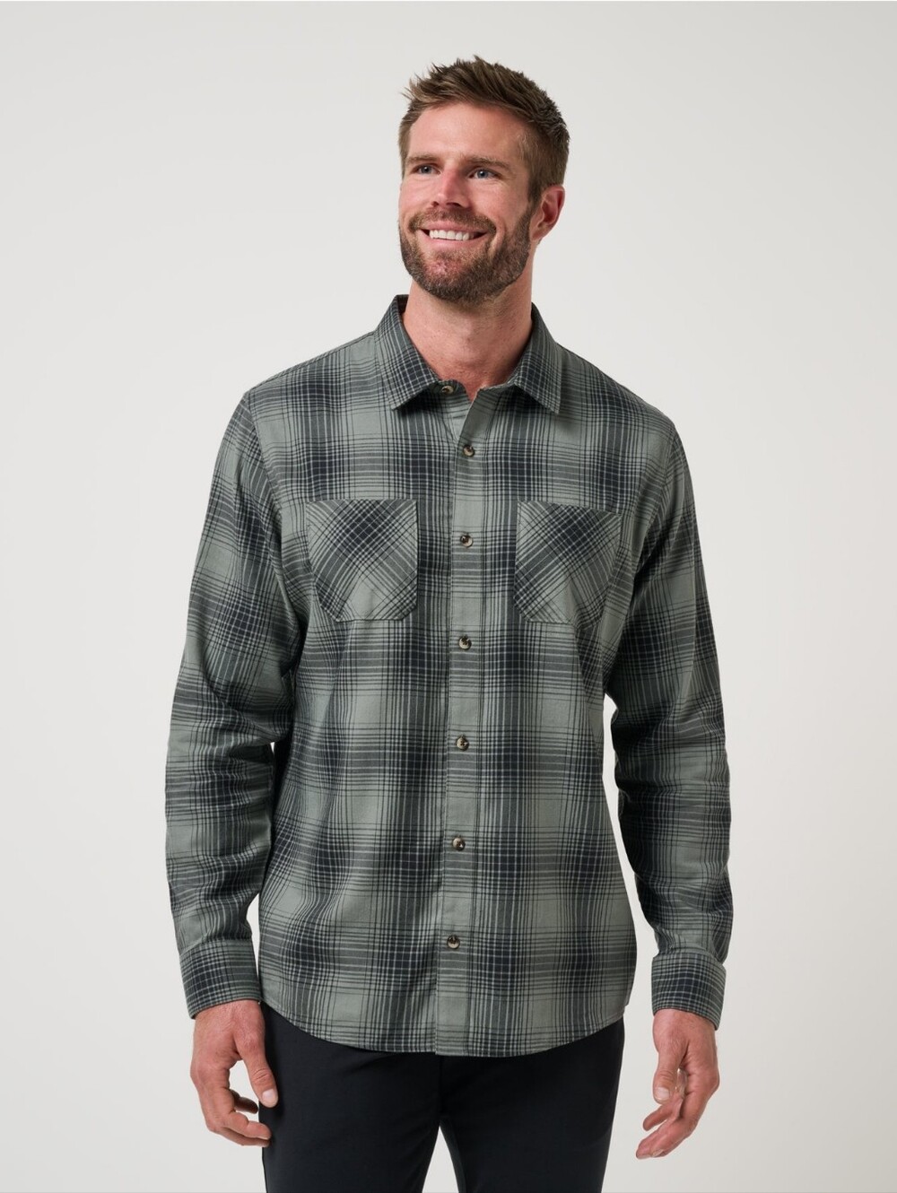 Men's Flannel Plaid Long-Sleeve Button-Up Shirt
